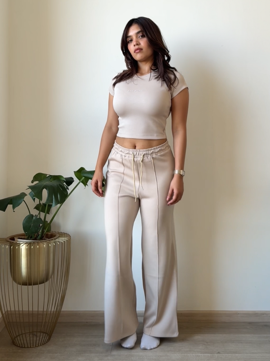 CloudSoft Flex Crop Top & Joggers