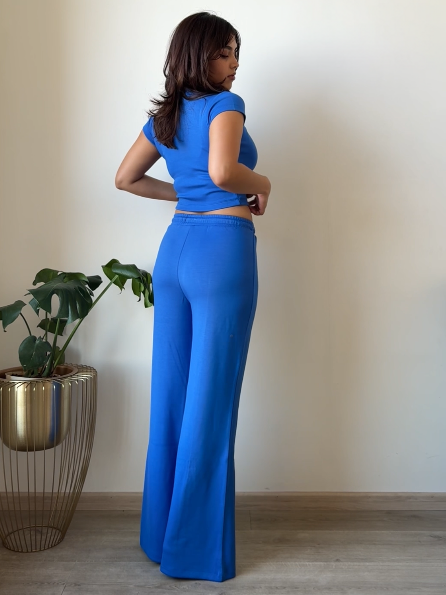 CloudSoft Flex Crop Top & Joggers