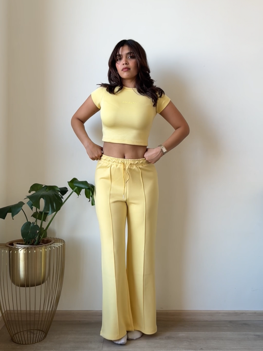 CloudSoft Flex Crop Top & Joggers