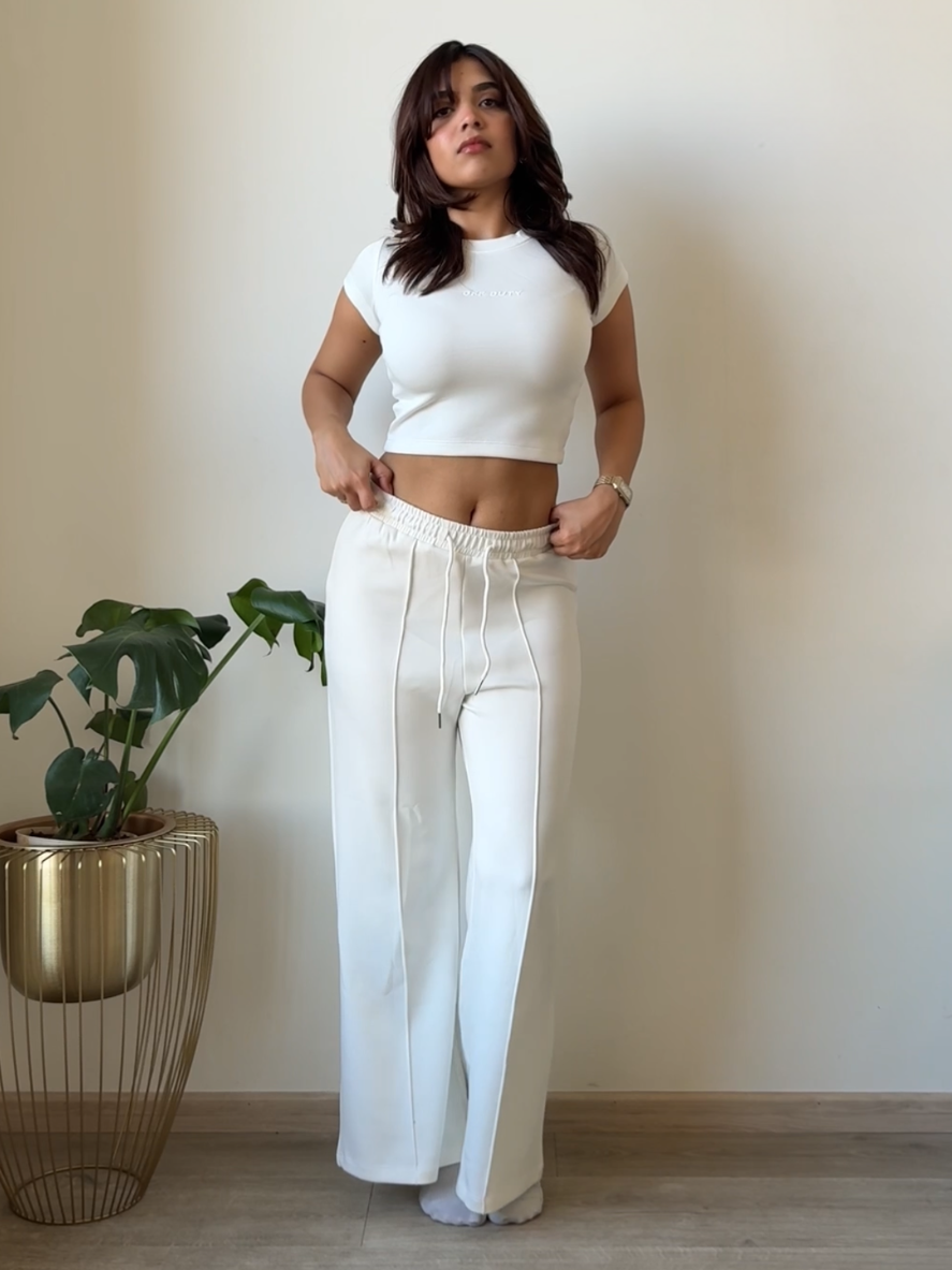 CloudSoft Flex Crop Top & Joggers