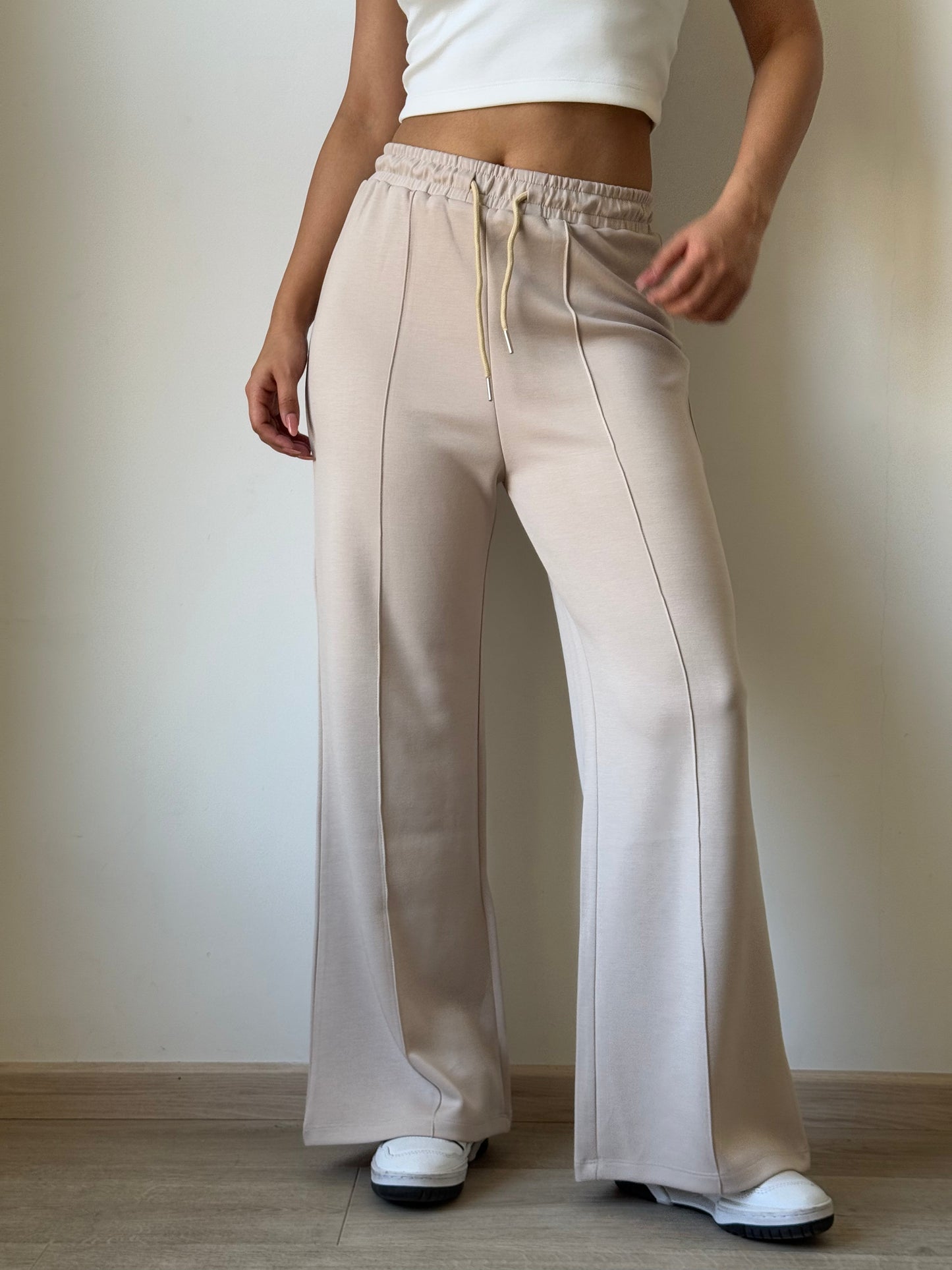 CloudSoft Flex Crop Top & Joggers