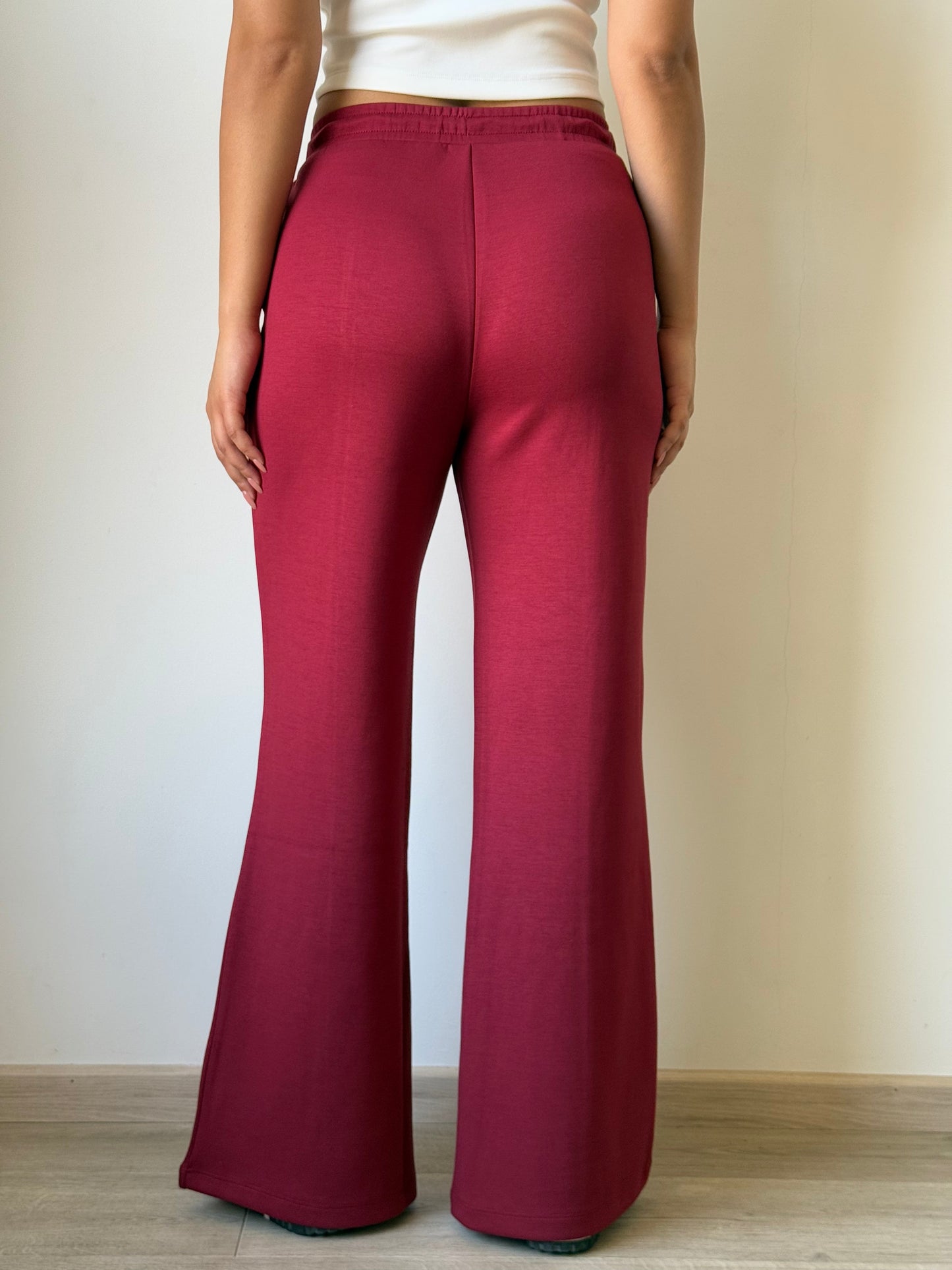 CloudSoft Flex Crop Top & Joggers