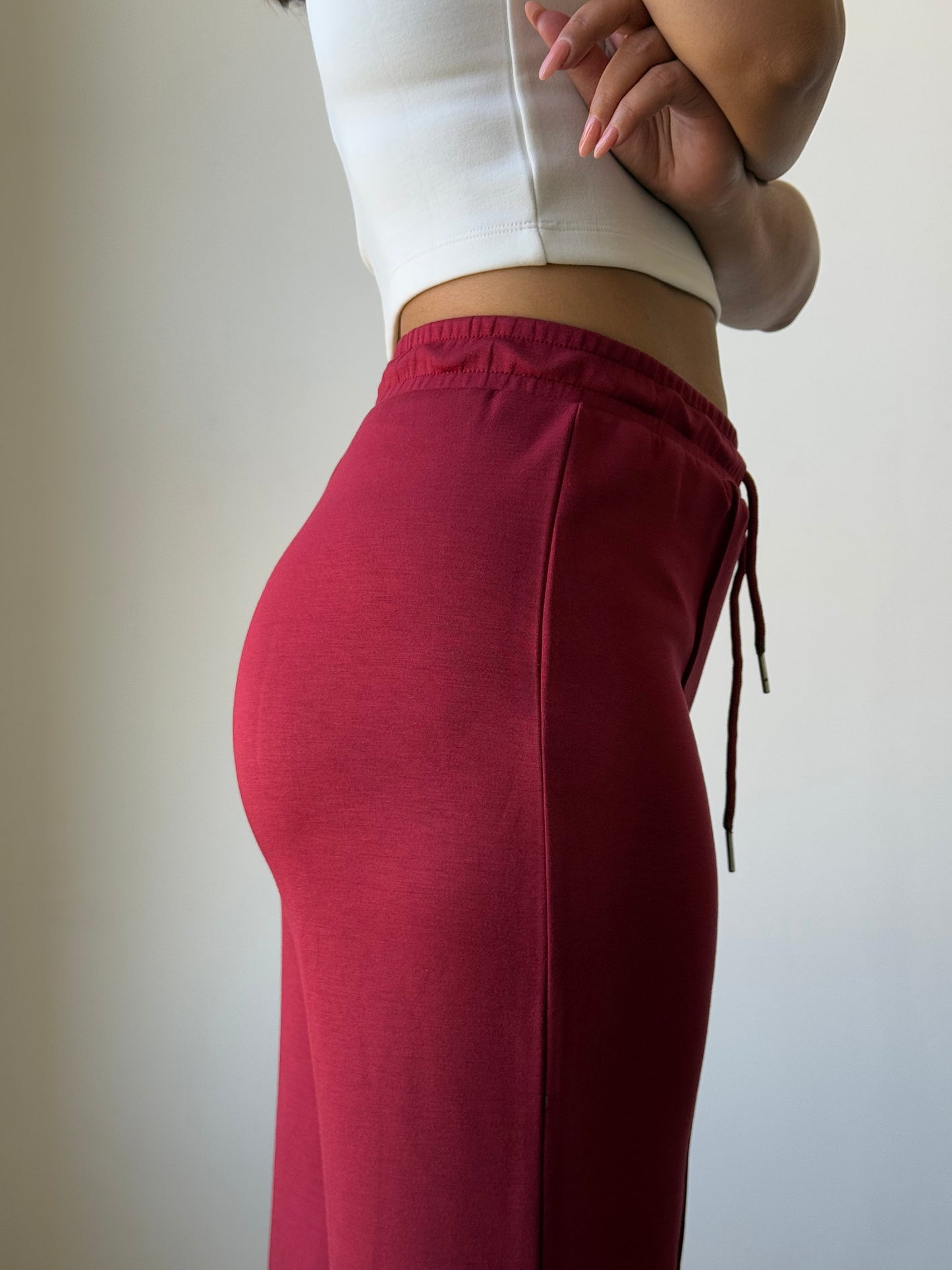 CloudSoft Flex Crop Top & Joggers
