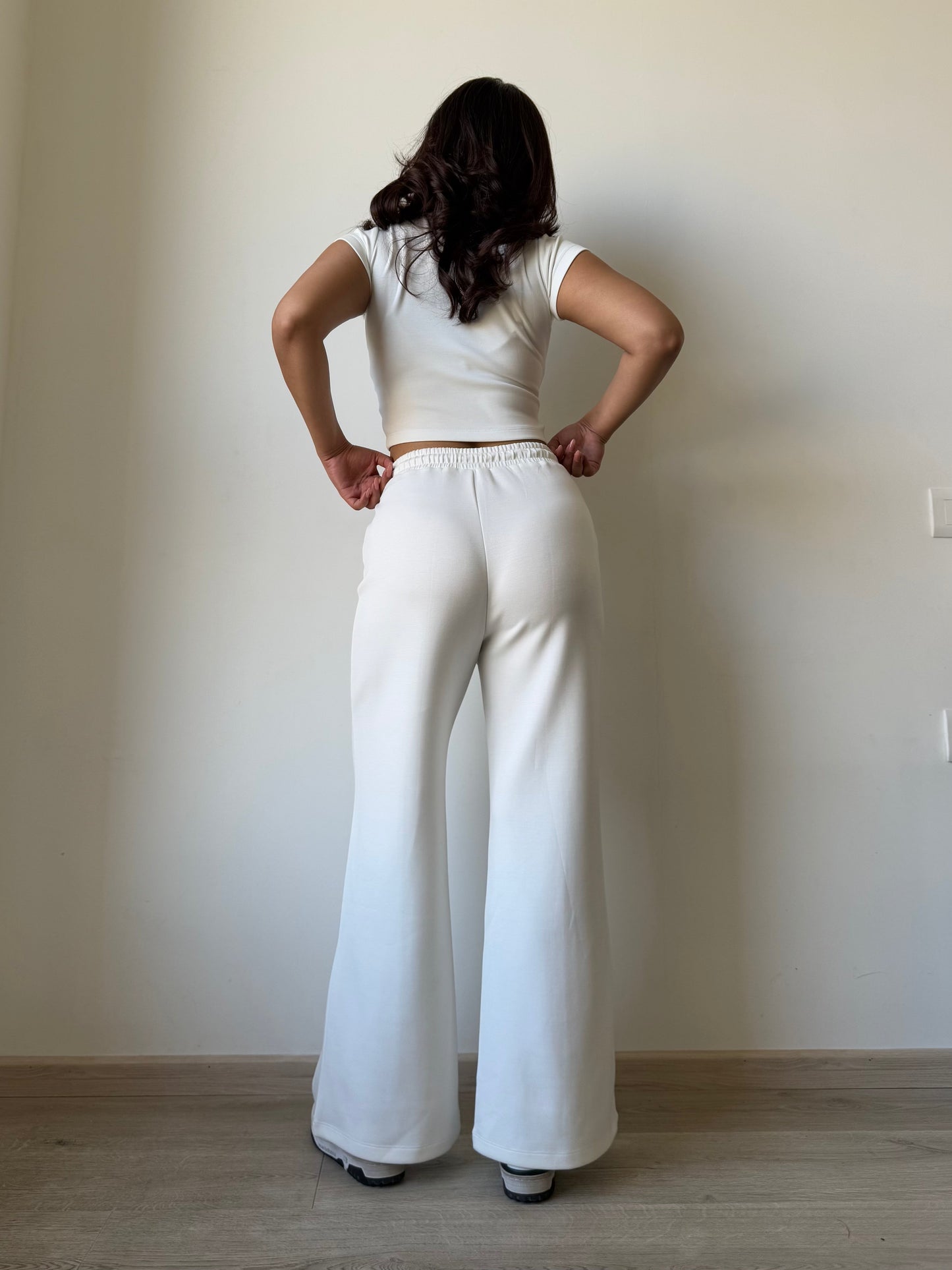 CloudSoft Flex Crop Top & Joggers