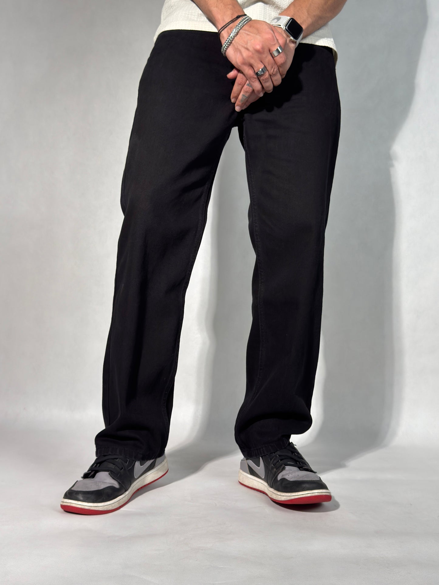 Black Out Straight Fit Jeans