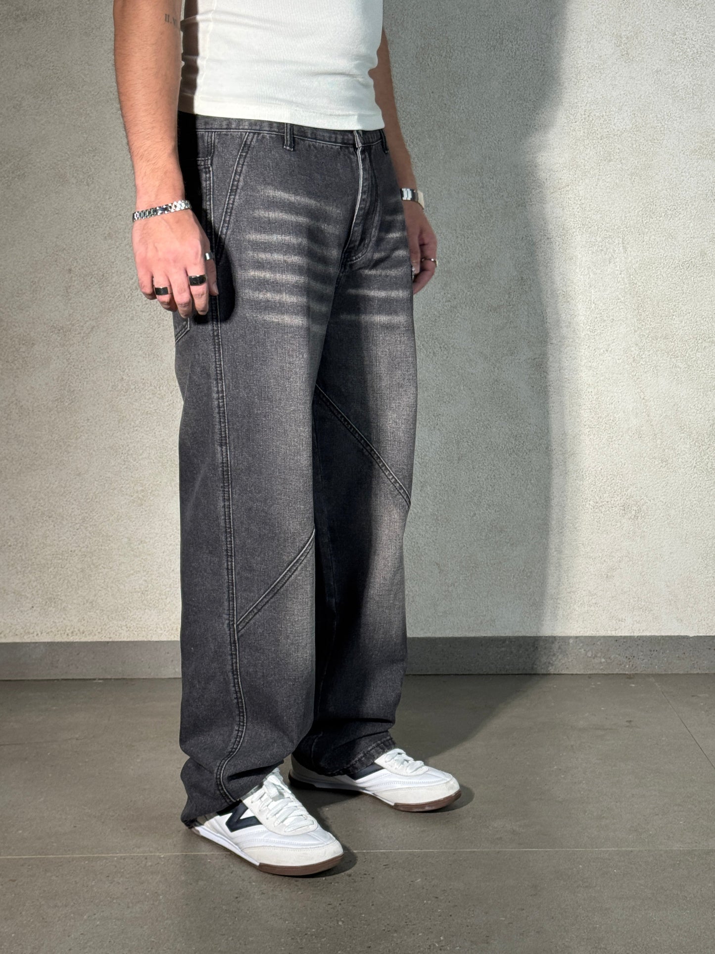 Vector Edge Pocket Straight Jeans