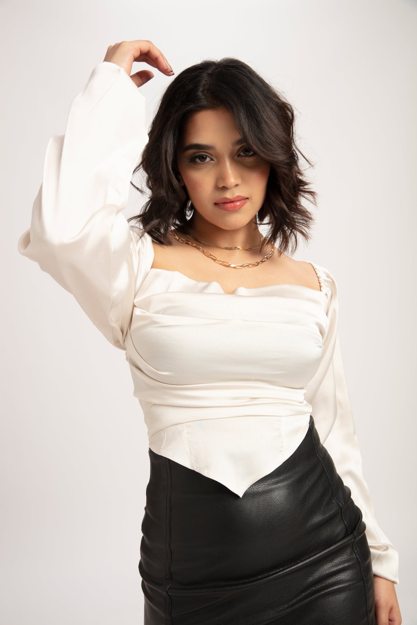 Cowl Neck V Hem top