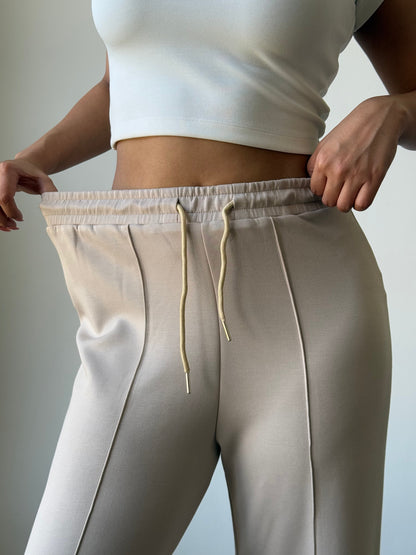 CloudSoft Flex Crop Top & Joggers