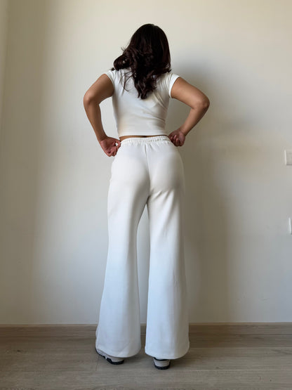 CloudSoft Flex Crop Top & Joggers